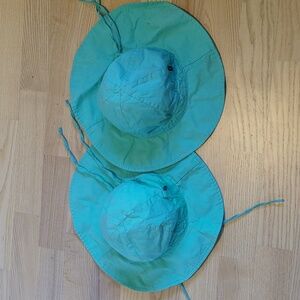 Two Polarn O. Pyret sun hat